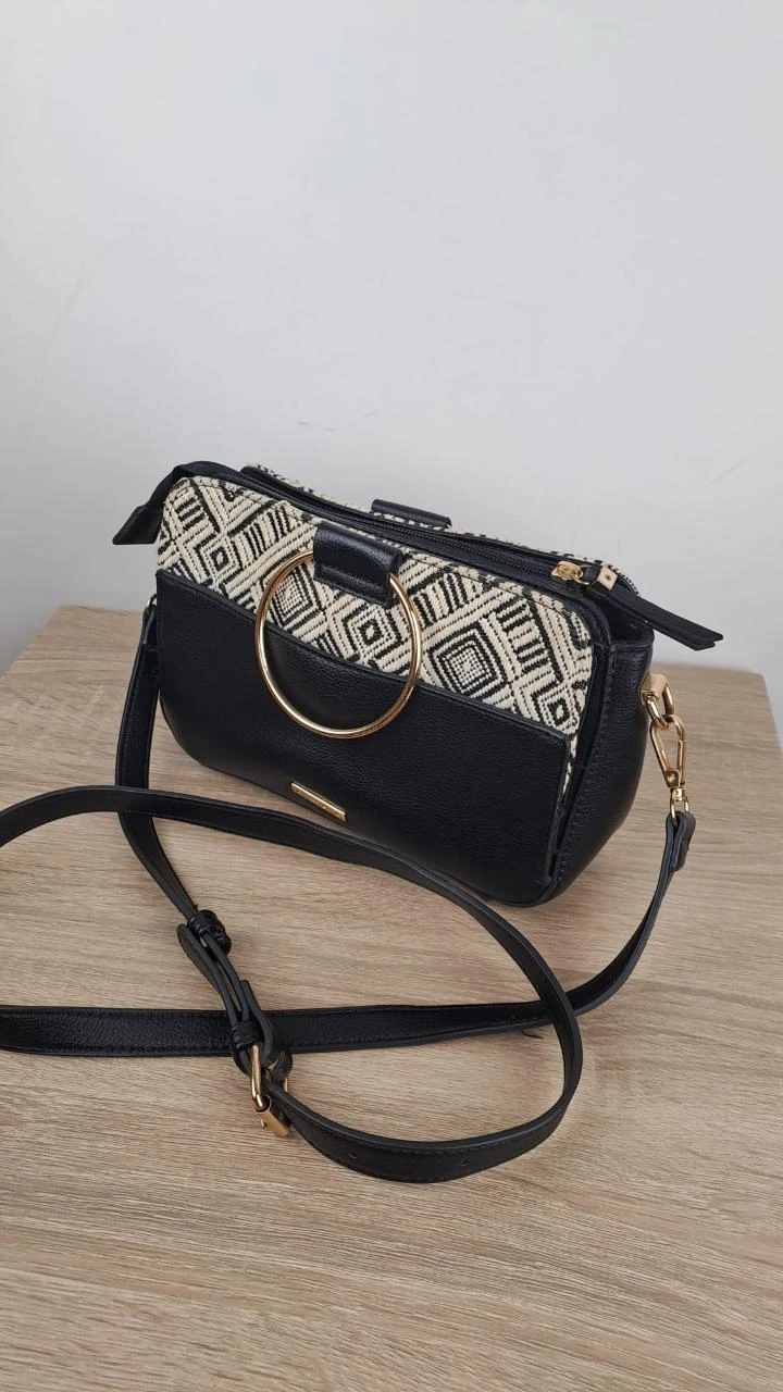 Sac Bandoulière à Anneaux Dorés / MOA / Bohème Graphique / Noir Écru / Femme / Synthétique / SVB188